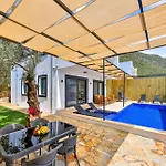 Villa Albedo Blue